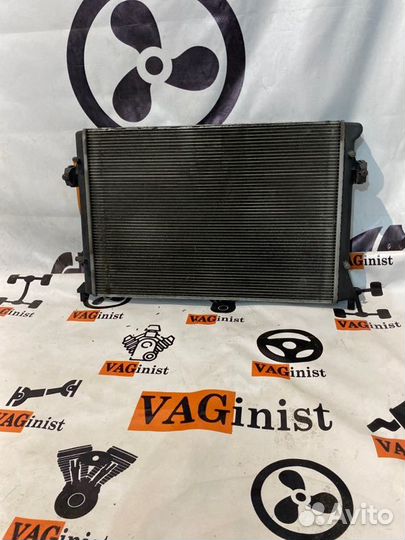 Радиатор охлаждения двигателя Vw Passat B6 3.2
