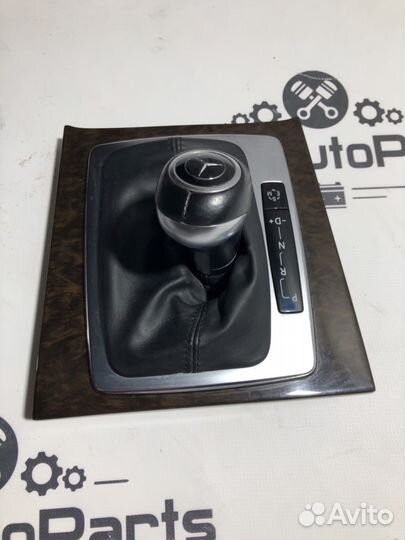 Ручка АКПП для Mercedes W212 W204 A2042672310