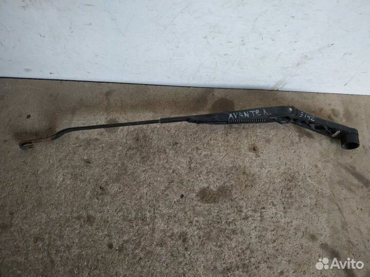 Поводок стеклоочистителя передний левый Hyundai