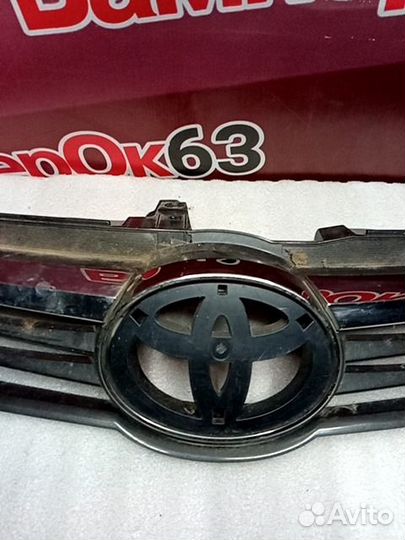 Решетка радиатора Toyota Camry