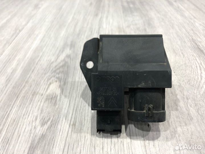 Резистор вентилятора охлаждения Citroen C-Elysee