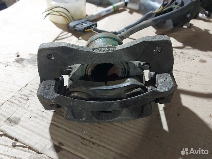 Суппорт передний P, L для chevrolet lacetti