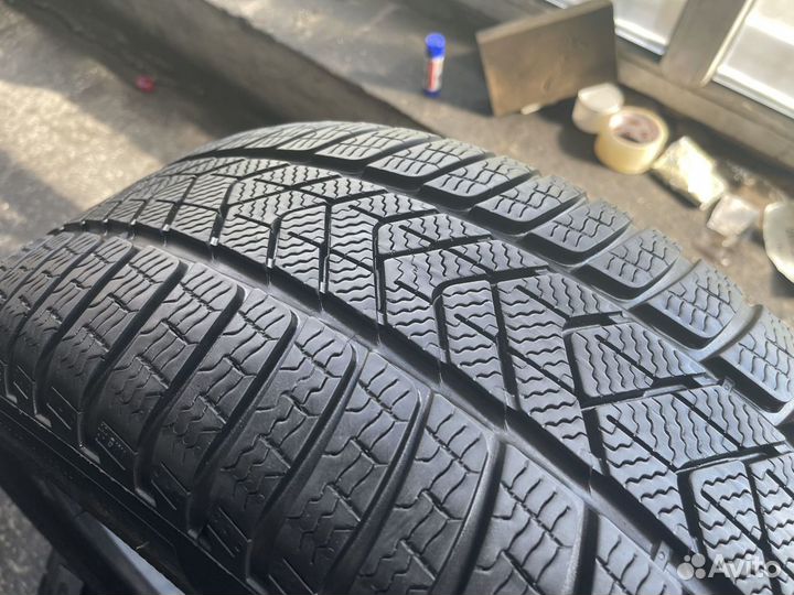 Pirelli Winter Sottozero 3 245/40 R19 и 275/35 R19 V