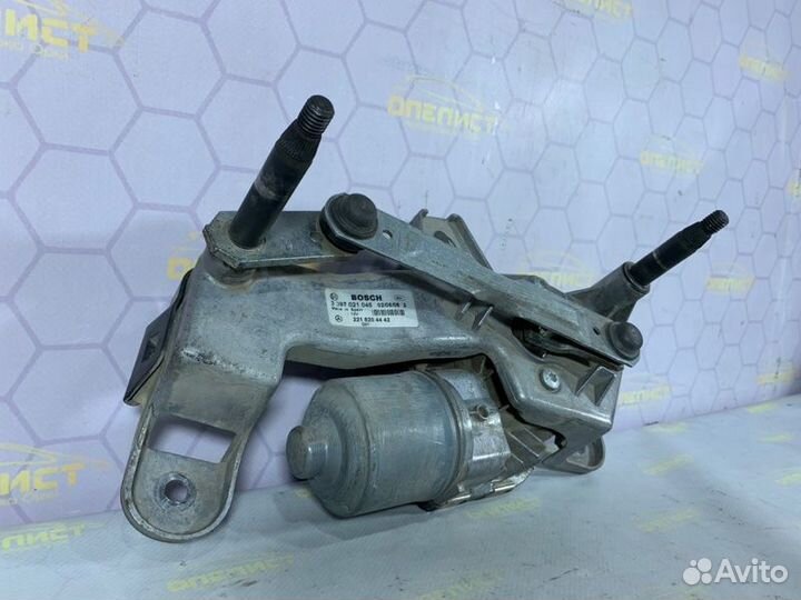 Трапеция стеклоочистителя передняя правая Mercedes