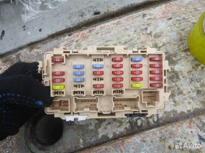 Блок предохранителей Nissan X-Trail PNT30 SR20VET