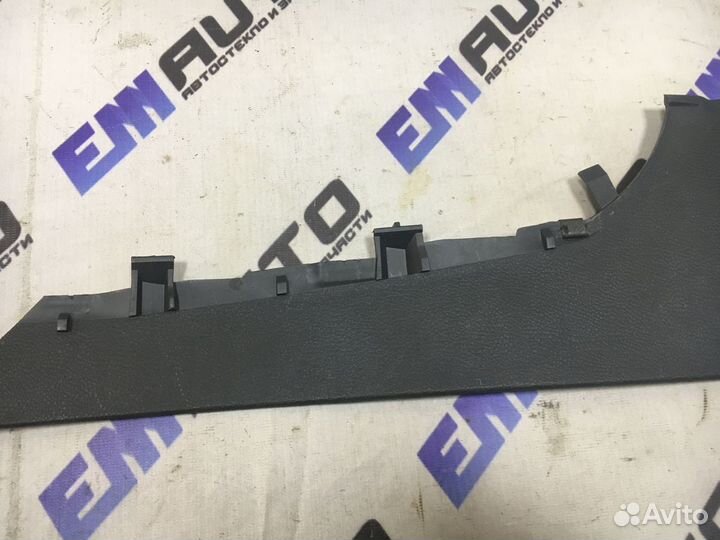 Накладка центральной консоли Фольксваген Гольф 5