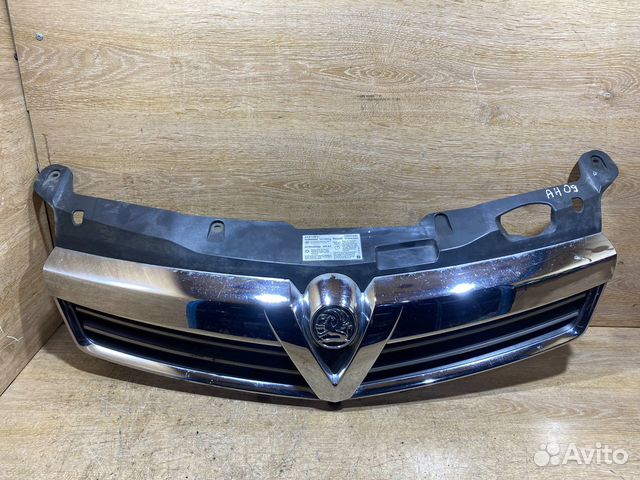 Решетка радиатора Opel Astra H рест Арт. 130315