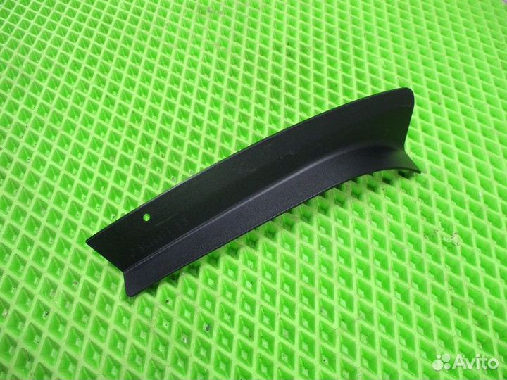 Щиток фонаря левый Skoda Octavia 3 A7