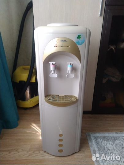 Напольный кулер для воды б/у
