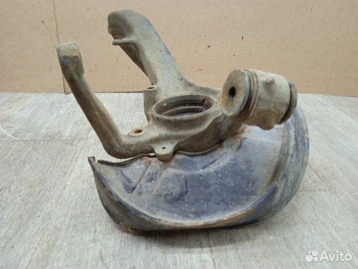 Кулак поворотный задний левый Audi A4 B5 1.8 2000