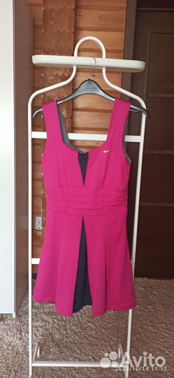 Платье теннисное спортивное Nike, р-р S