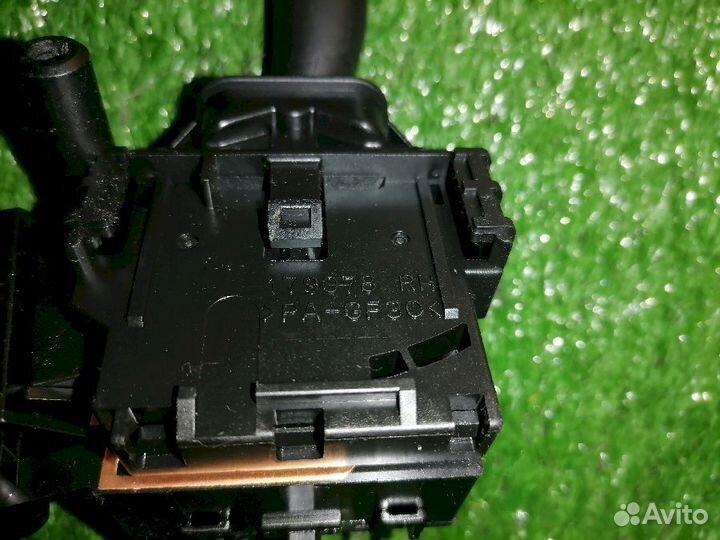 Переключатель подрулевой (дворников) левый 84652-2