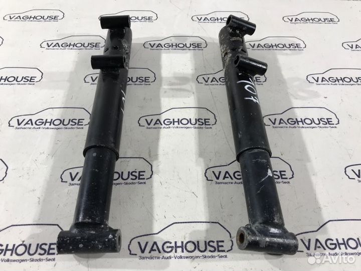 Крепление усилителя бампера заднее Volkswagen