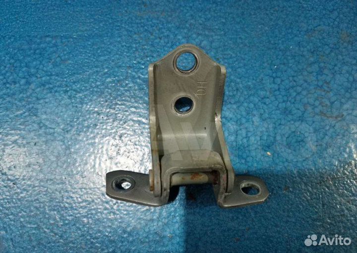 Петля двери Mazda 3 BM