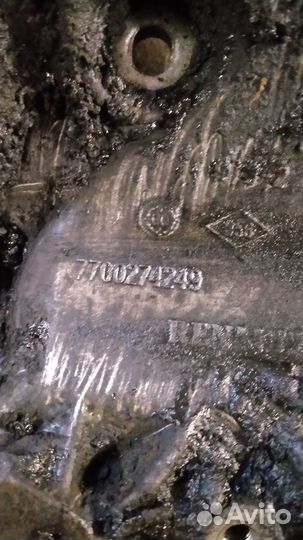 Кронштейн генератора renault