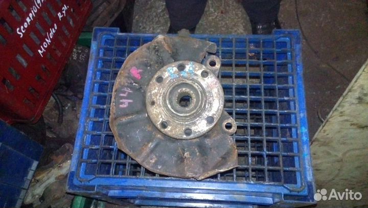 Кулак поворотный передний Volvo 440;460