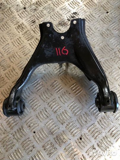 Рычаг верхний передний правый Mitsubishi L200