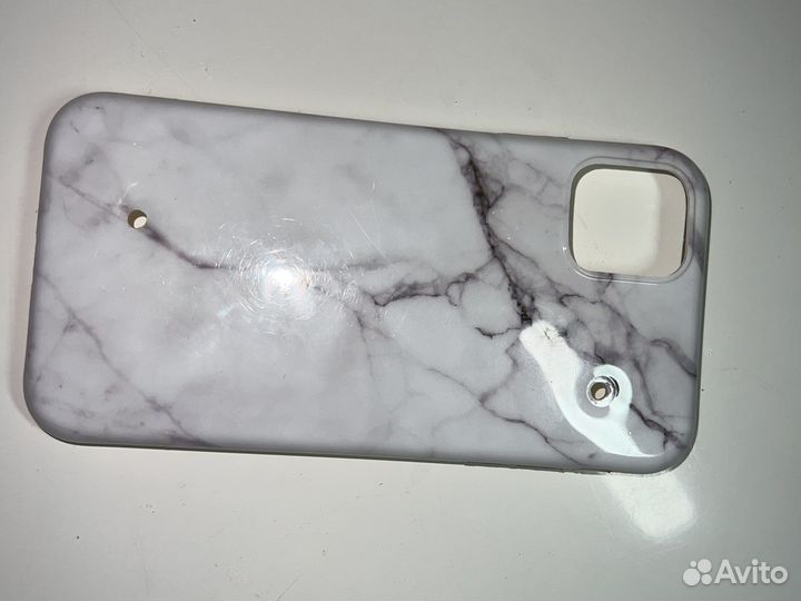 Чехолы на iPhone 11