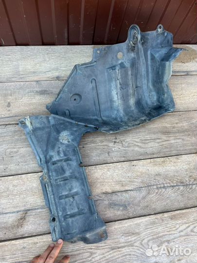 Пыльник двигателя Nissan Almera N16 1.5 2004