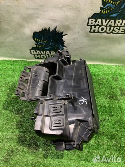 Корпус воздушного фильтра Mercedes-Benz E-Class