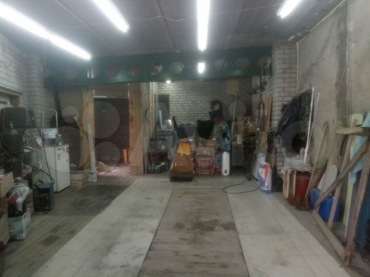 Гараж, > 30 м²