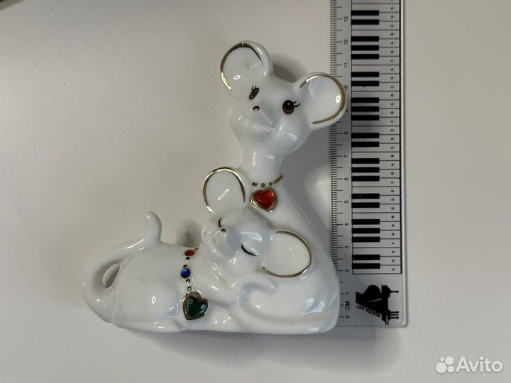 Фарфоровая фигурка мышки