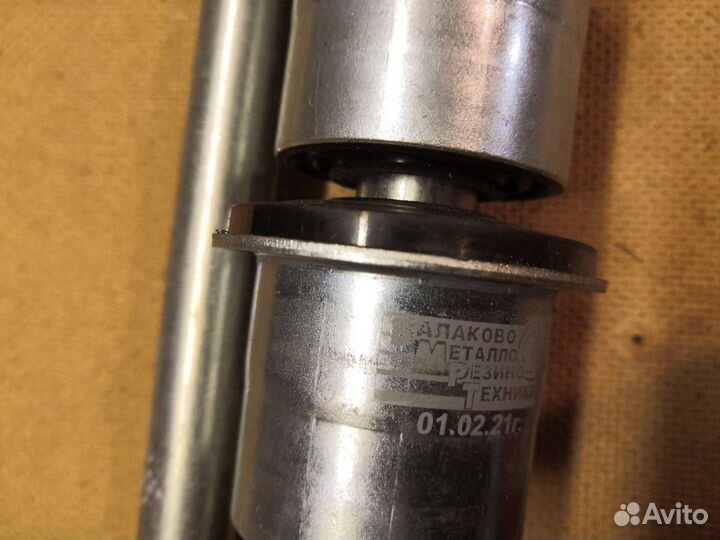 Комплект для нижних рычагов нивы chevrolet