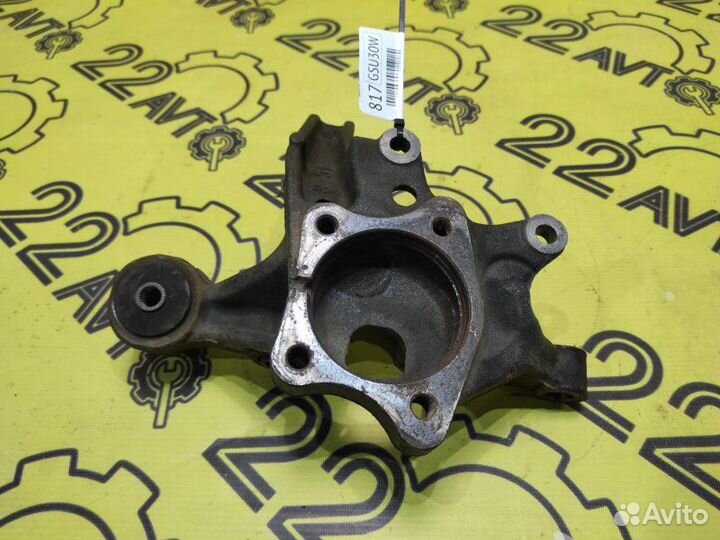 Цапфа (поворотный кулак) задняя правая Toyota