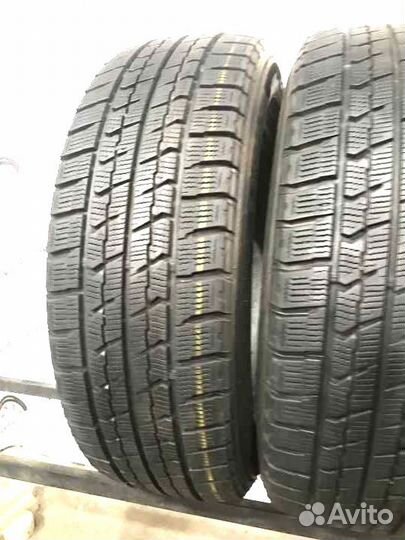 Goodyear UltraGrip Ice Navi Zea 215/60 R17