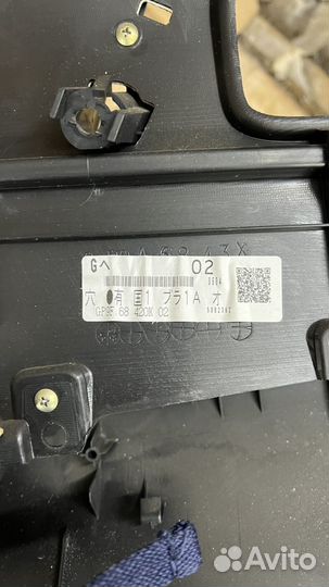 Обшивка дверей Mazda 6 (GG)