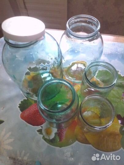 Банки стеклянные разного объёма