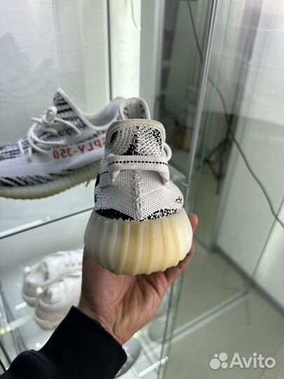 Кроссовки adidas yeezy