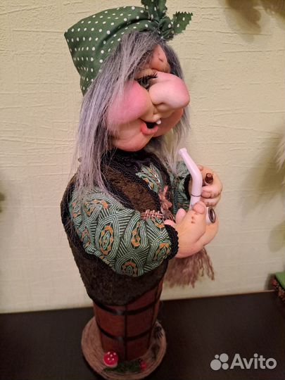 Интерьерная кукла Баба Яга в ступе
