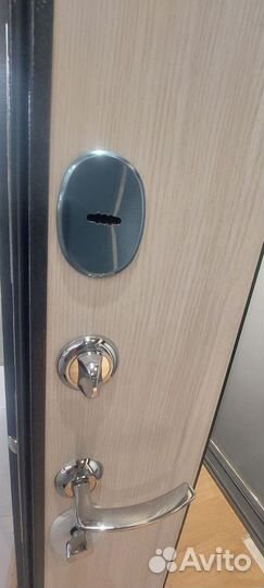 Дверь входная металлическая