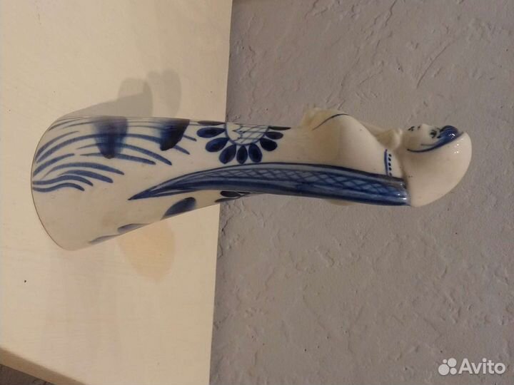 Гжель фарфор девушка в платке