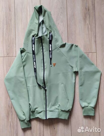 Спортивный костюм женский