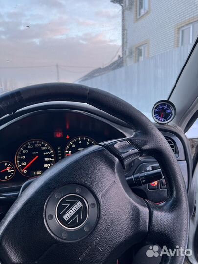 Subaru Legacy 2.0 AT, 2001, битый, 320 000 км