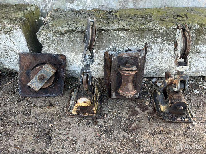 Судовые двери