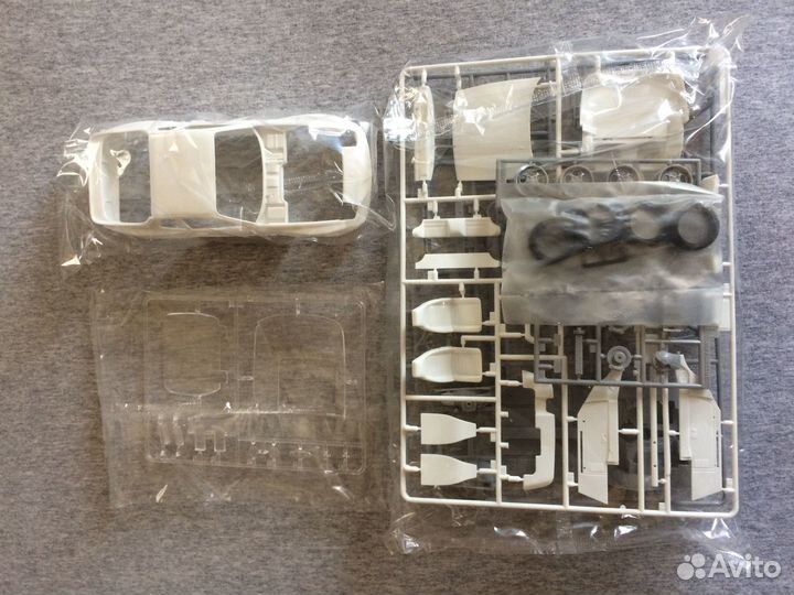 Модель Revell Porsche 944 turbo №07363