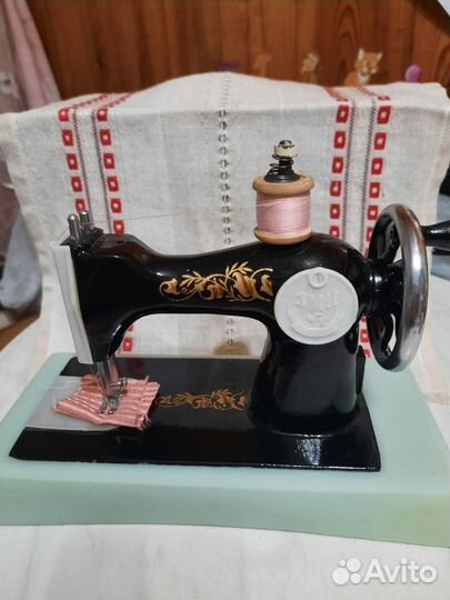 Детская швейная машинка