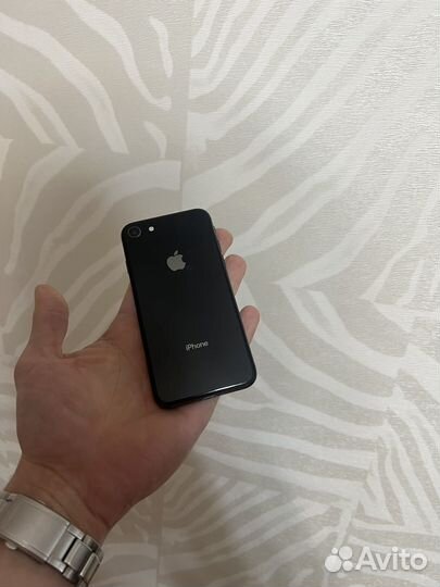 iPhone 8, 64 ГБ