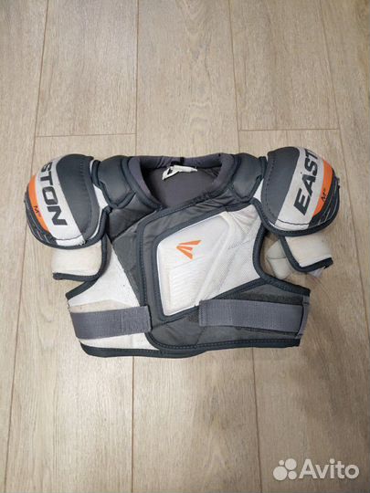 Налокотники хоккейные, шлем и нагрудник