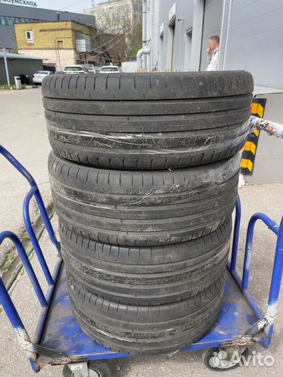 Nokian Tyres Hakka Black 2 XL 225/50 R18. Skoda