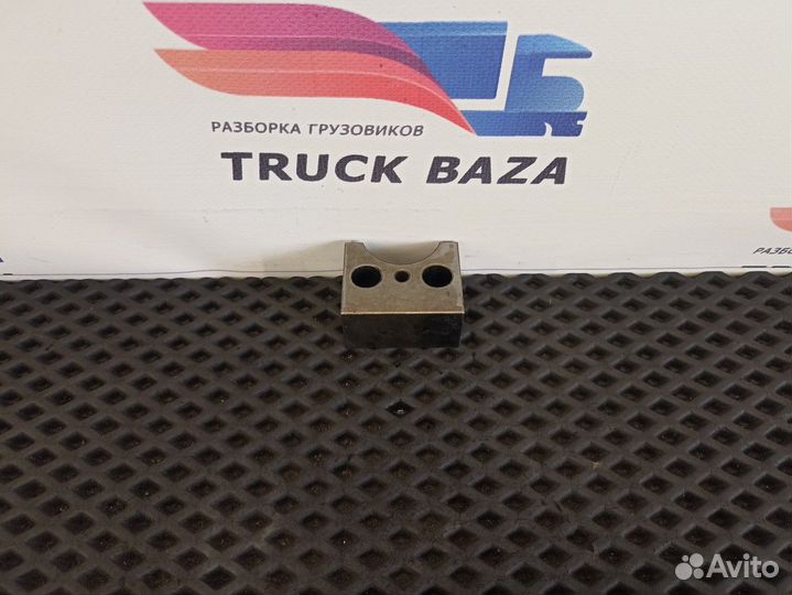 51042020136 Кронштейн вала рокеров