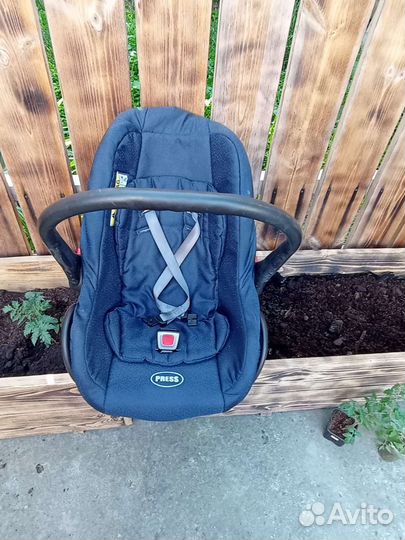 Продаётся коляска 3в1