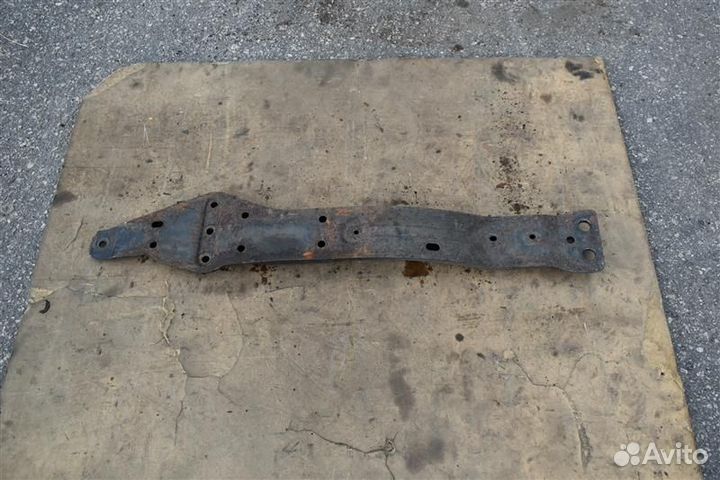 Продольный подрамник передний Chrysler Sebring