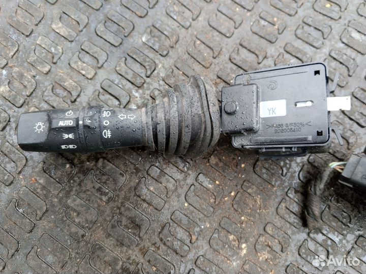 Переключатель подрулевой на Шевроле Каптива 2008г