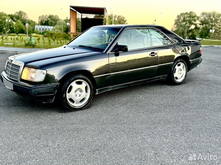 Mercedes-Benz W124 2.3 AT, 1991, 300 000 км