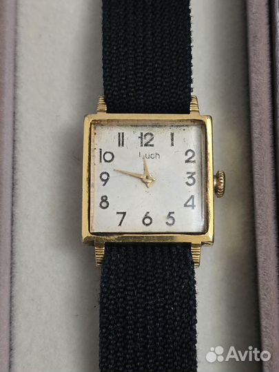 Часы наручные Луч