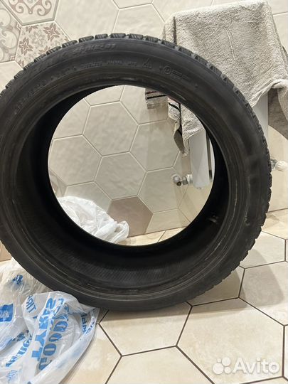 Bridgestone Blizzak Spike-01 225/45 R19